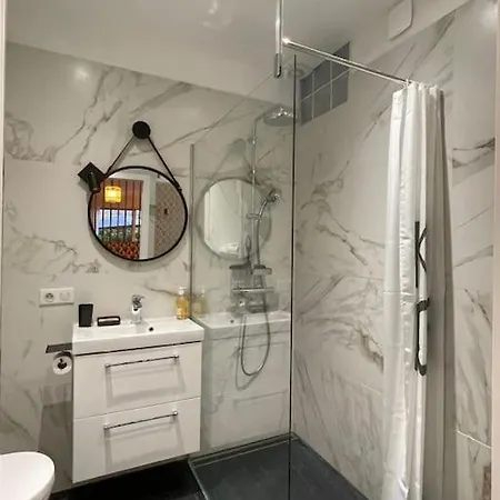 Mini En Bord De Avec Espace Exterieur Lejlighed Borgo (Corsica)