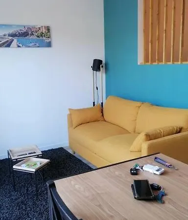 Mini En Bord De Avec Espace Exterieur 아파트 *