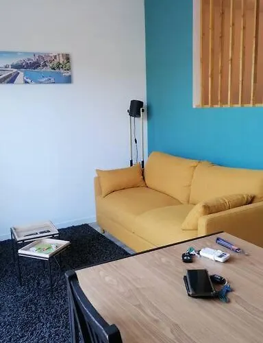 Mini En Bord De Avec Espace Exterieur 公寓 *